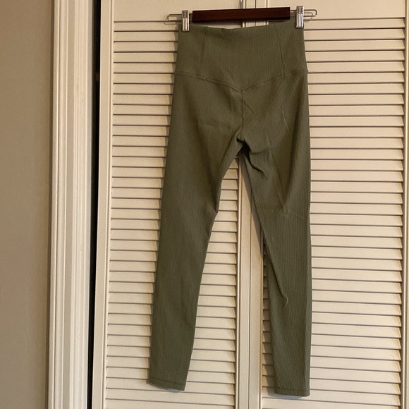 Athleta Elation Rib Tight Eucalyptus Olive Size S - Picture 3 of 7